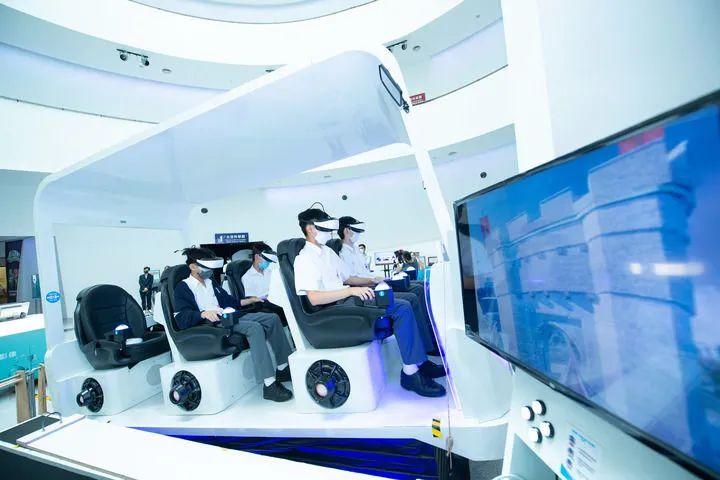 2025年新澳门和香港正版免费实用释义、解释与落实